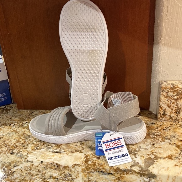 BOBS from SKECHERS. Size 10. New - Picture 4 of 5
